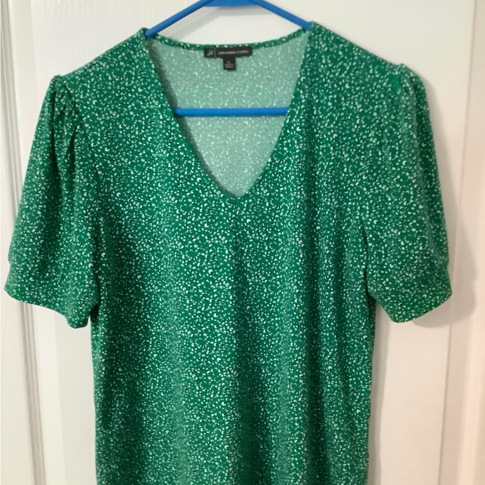 Adrianna Papell Green Speckled V-Neck Blouse